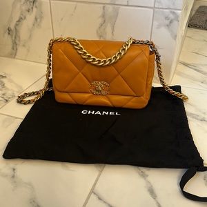 [SOLD] Chanel 19 Caramel Lambskin (Medium)